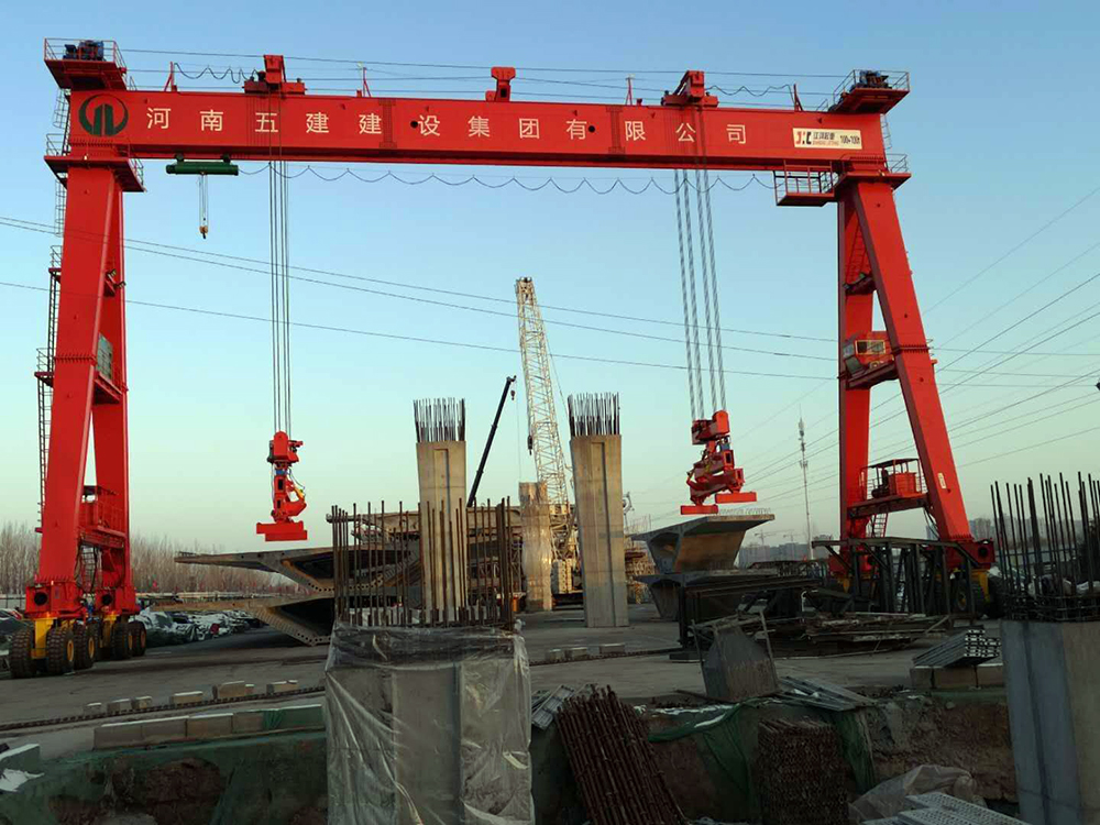 河南五建MDG200T-37M-22M輪胎式門式起重機